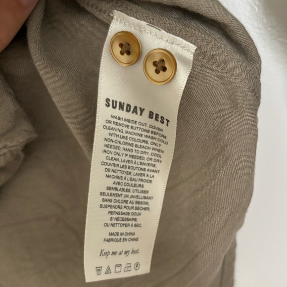 Aritzia Sunday Best army green collared shirt - Picture 2 of 4